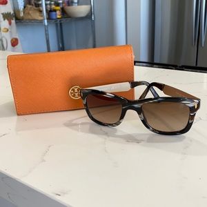 TORY BURCH Sunglasses